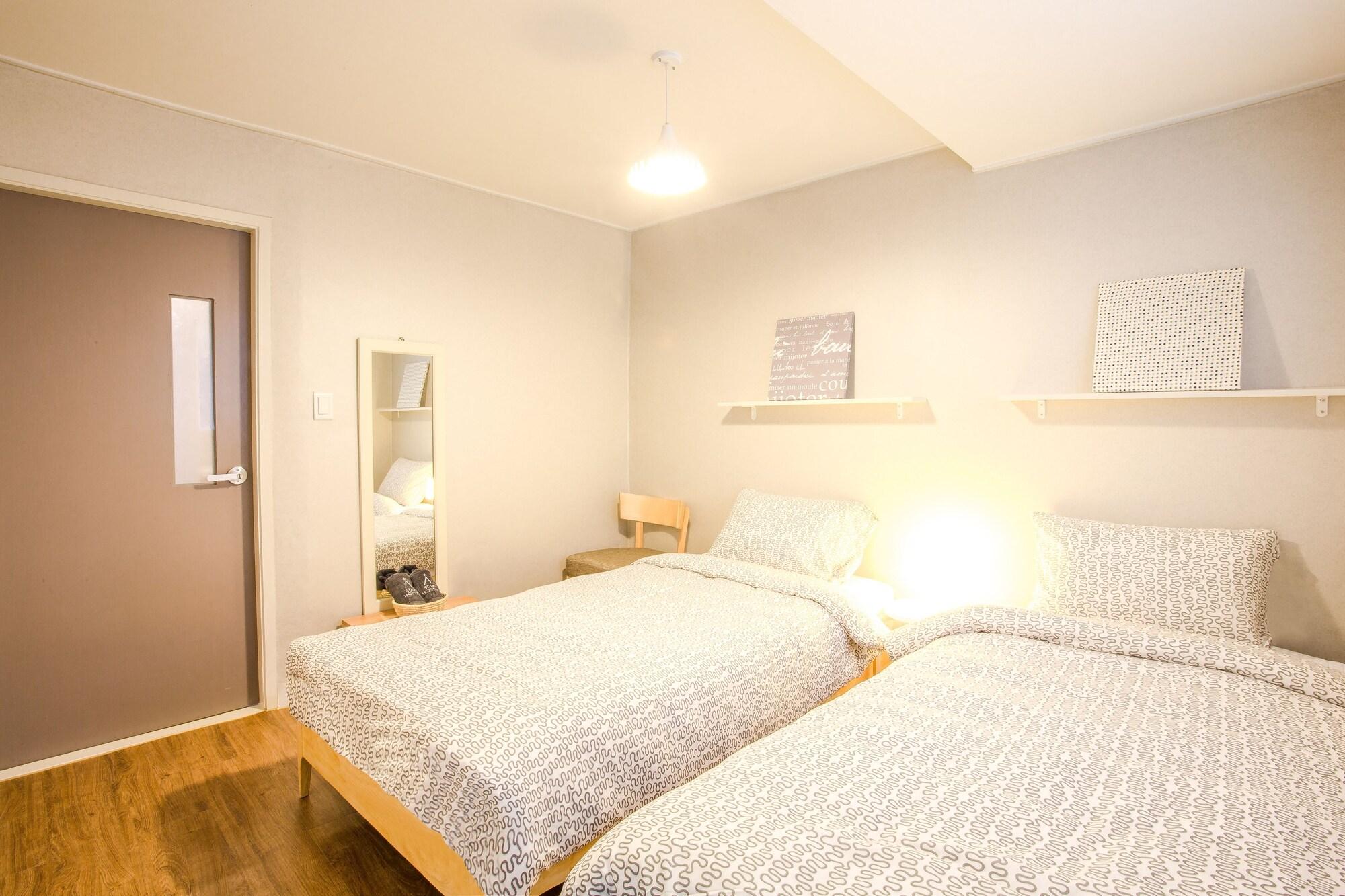Hostel Vanilla 2 Dongdaemun Seoul Bagian luar foto