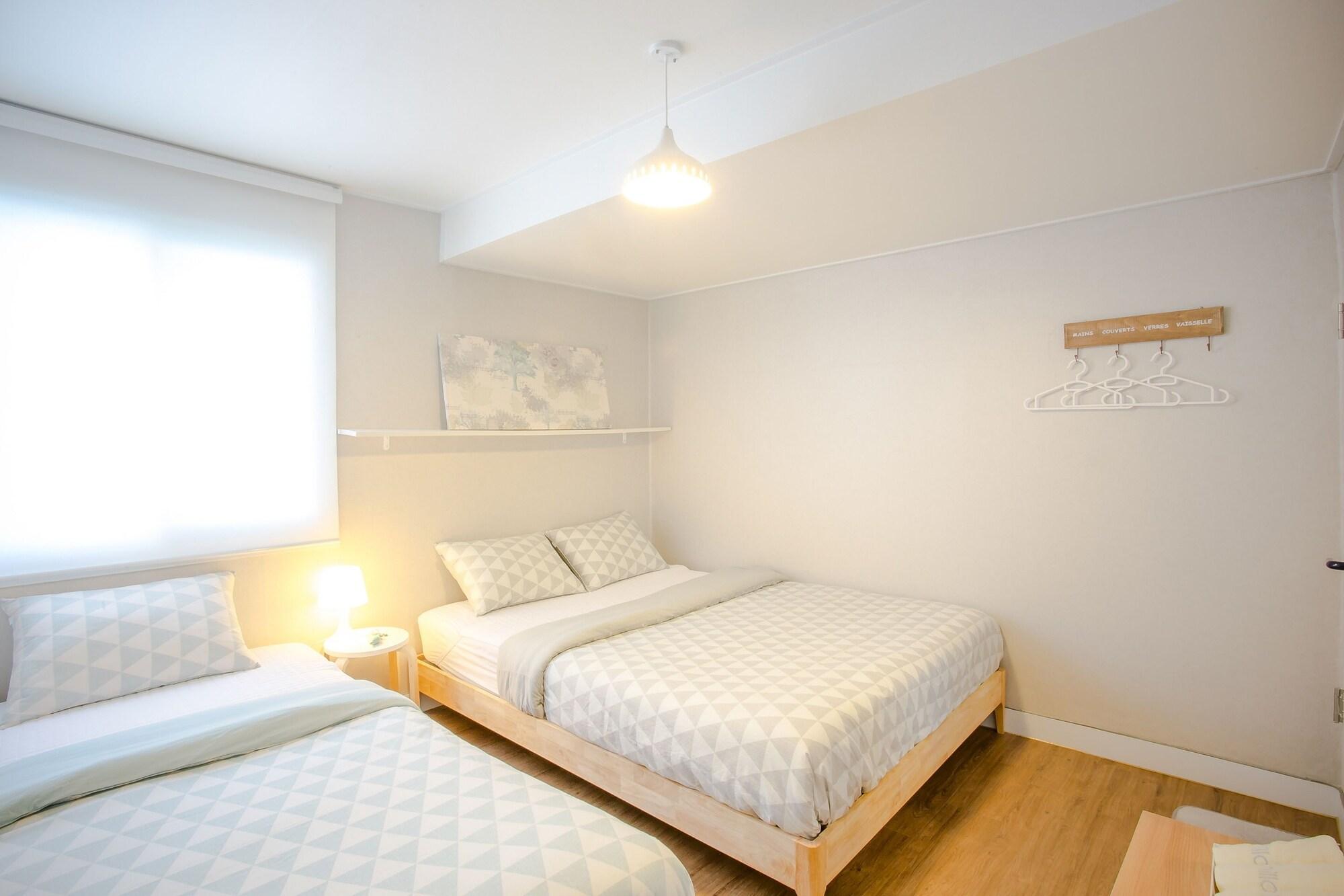 Hostel Vanilla 2 Dongdaemun Seoul Bagian luar foto