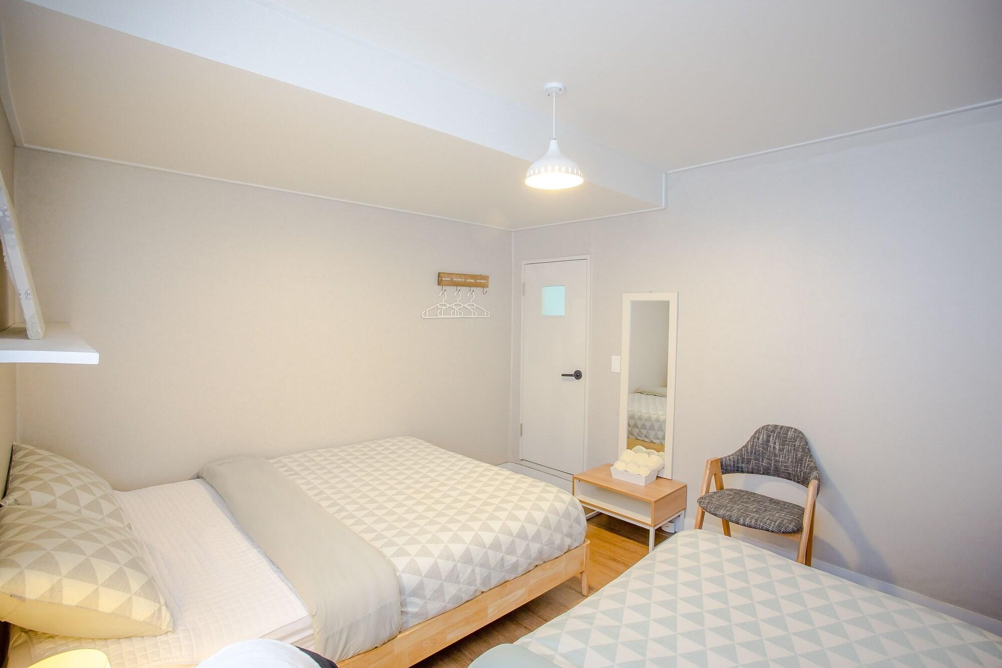 Hostel Vanilla 2 Dongdaemun Seoul Bagian luar foto
