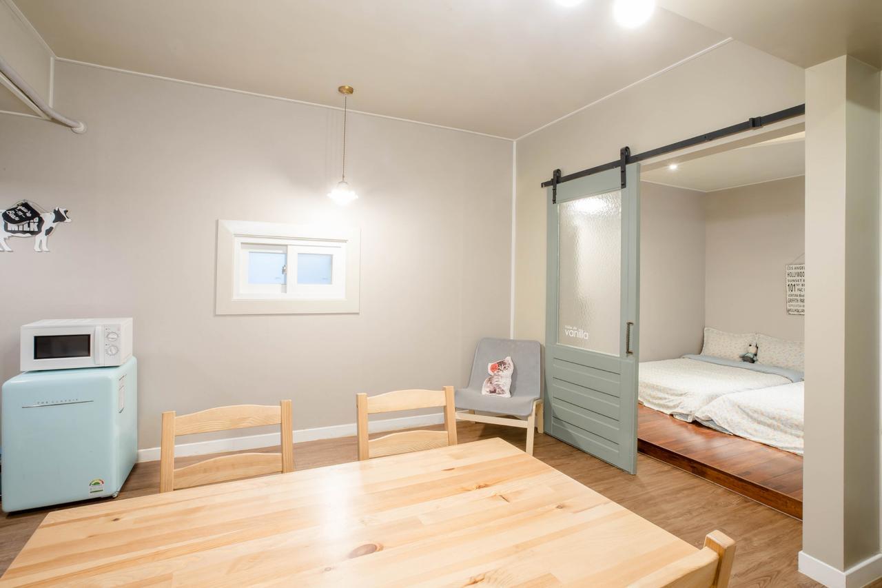 Hostel Vanilla 2 Dongdaemun Seoul Bagian luar foto